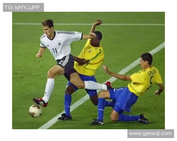 从绿茵场到教练席足球明星的转型之路与成功秘诀 从绿茵场到教练席足球明星的转型之路与成功秘诀